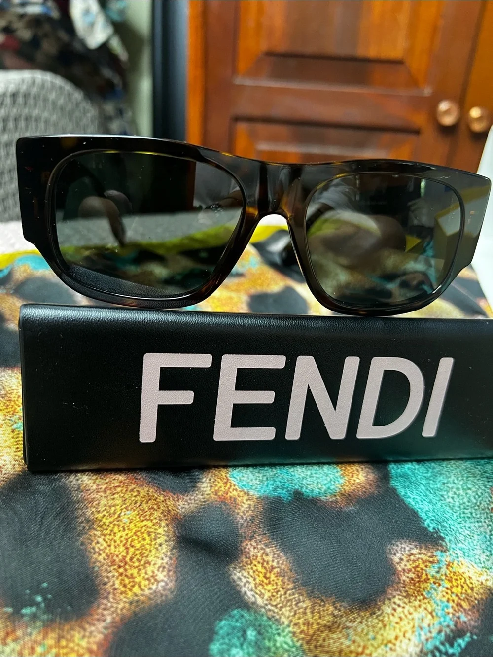 New Fendi Diagonal FE40156I 52N Sunglasses Havana Green Lens 54-17-150 Full Set
